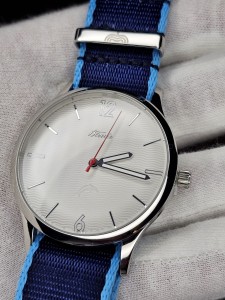 Błonie Delfin 1 | zegarek męski | stalowa koperta | jasna tarcza | pasek NATO