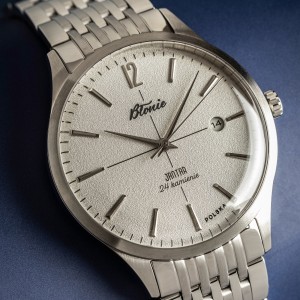 Błonie Jantar / Jantar Frost / Men's watch with a white frosted dial on a bracelet